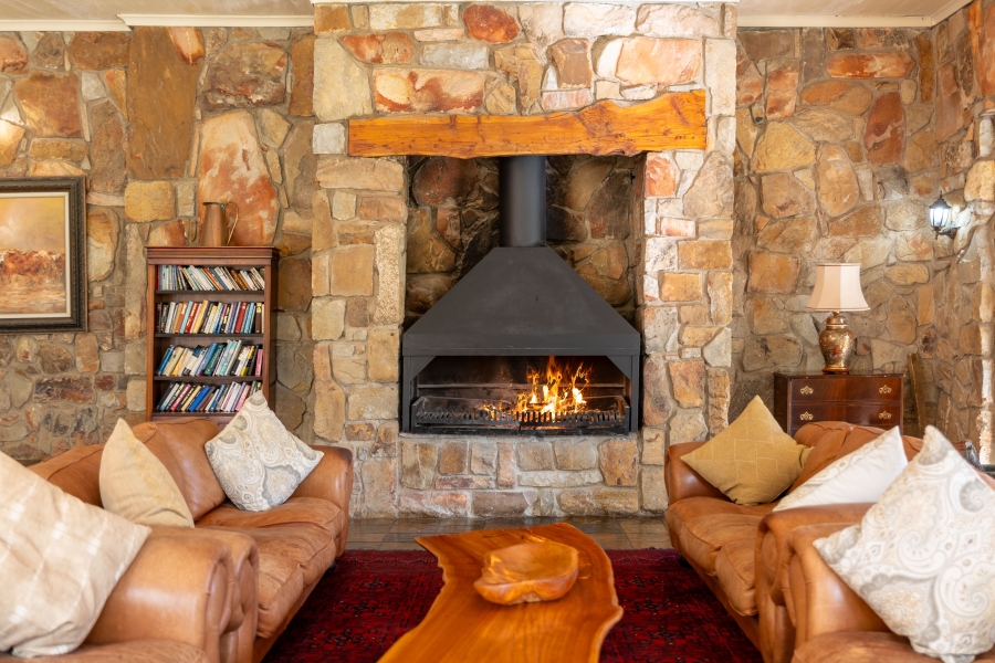 5 Bedroom Property for Sale in Uitenhage Rural Eastern Cape